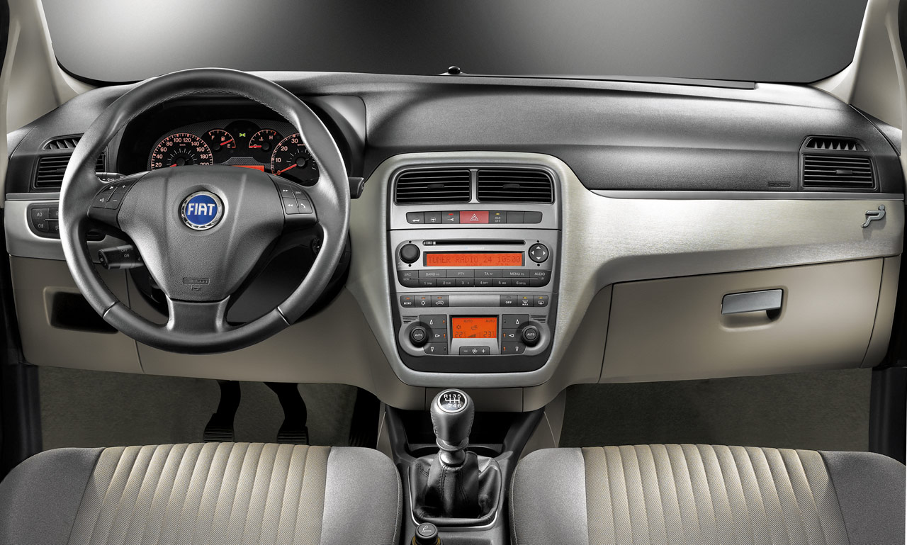 А скрипи в дверях при проїзді похилій по діагоналі у мене теж були поки не змастив сам замок всередині силіконовою змазкою і відповідну планку тонким шаром літолу