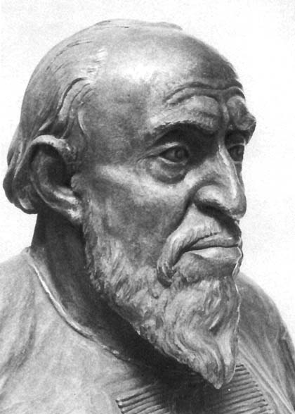 Під час чаювання моїм візаві виявився цар Іван, вірніше його бюст, але до того живий і достовірний, що здавалося, цар сидить з нами за столом