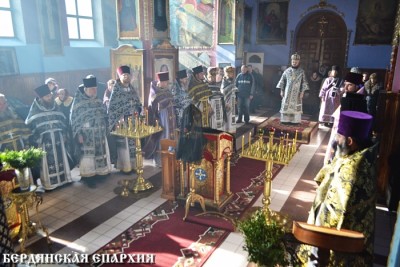 У п'ятницю Другий седмиці Святої Чотиридесятниці Преосвященніший Єфрем, єпископ Бердянський і Приморський з архіпастирським візитом відвідав другого кафедрального міста де звершив Літургію Передосвячених Дарів в Нікольському кафедральному соборе