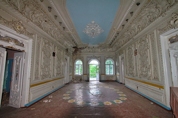 З кожним роком сума, яку потрібно виділити на приведення палацу в нормальний стан, буде збільшуватися, а шанси у сільради знайти мецената - зменшуватися