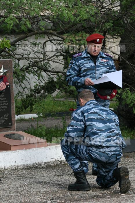 Вручення крапового берета після успішного проходження кваліфікаційних випробувань, м