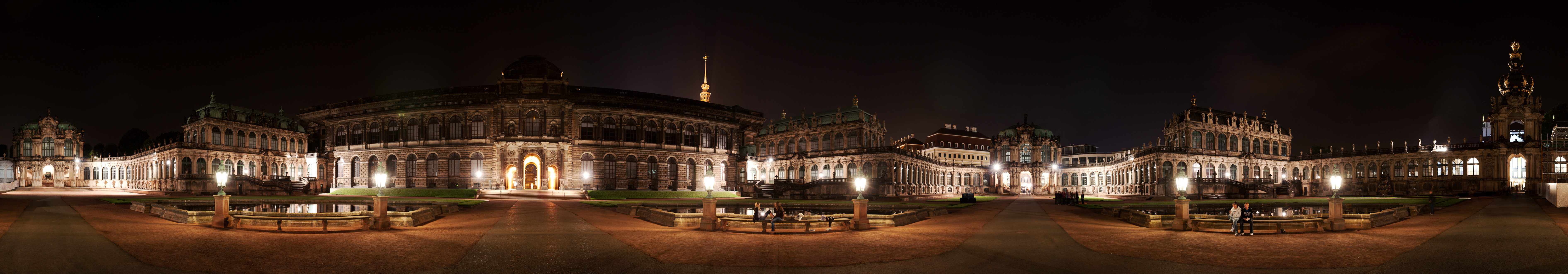 Навіть в 1715 все ще не було точних планів завершення Цвингера