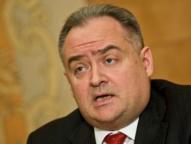 адвокат Алеш Розегнал, фото: Філіп Яндоурек, Чеське радіо   - Умовою розгляду такого предмета як заперечення і виправдання геноциду є публічність зробленої заяви, і закрите засідання SPD все одно є виступом перед публікою, - коментує ситуацію в інтерв'ю «Чеському Радіо» адвокат Алеш Розегнал