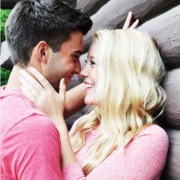 Вона творча особистість, яка вміє здійснювати свої задуми