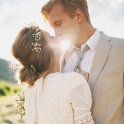 Але в той же час її не варто спокушати безплідними вчинками і словами, тому що у неї реалістичний характер