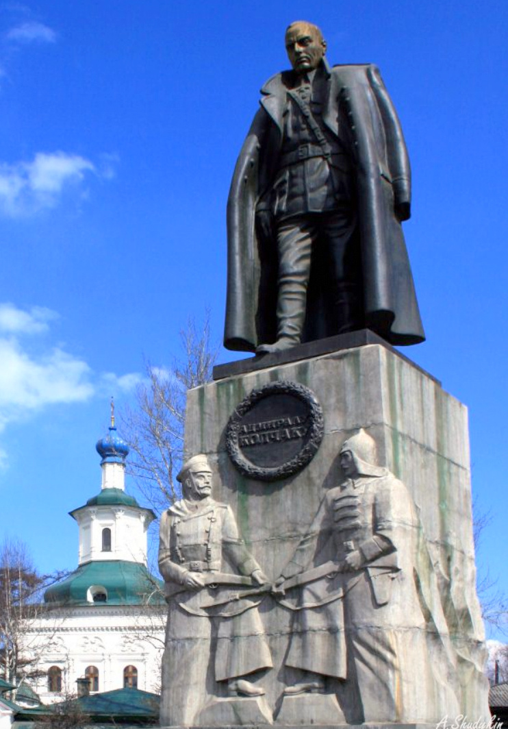 Адже саме він і здійснював це мінування і у нього на руках були всі карти мінних полів і загороджень