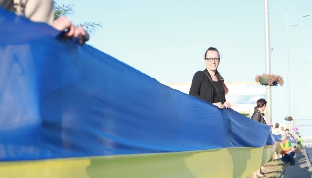 Установление Национального рекорда Украины Самый длинный Государственный Флаг Украины / Фото: Евгений Любимов Укринформ