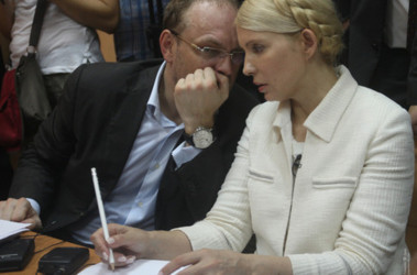 1 липня 2011, 4:19 Переглядів:   Янукович і Єхануров повинні перебувати на лаві підсудних поруч з Тимошенко, - Власенко, фото byut