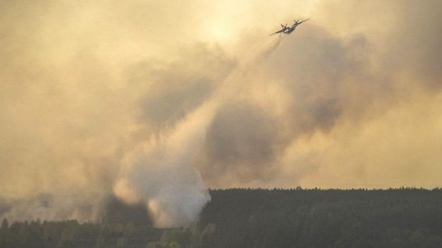 На сайті агентства виклали фотографію, на якій видно, що пожежа триває поблизу певних промислових об'єктів