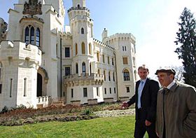 Гаррі Каспаров (праворуч) Фото: ЧТК   І зараз замок люблять відвідувати сильні світу цього