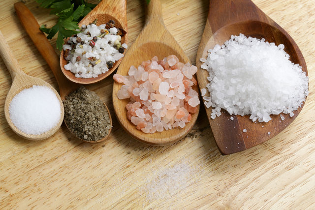Як самостійно приготувати смачну сіль