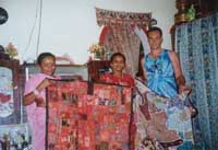 Після цього вирушили на закупівлю текстильної продукції, тому що  в Вараназі проводиться дуже хороший за якістю шовк