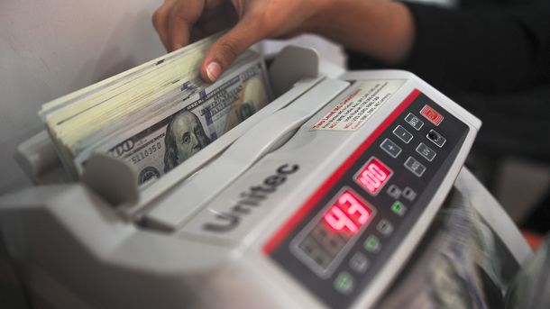 19 жовтня 2018, 8:15 Переглядів:   Національний банк оновив офіційний курс гривні   Фото: AFP