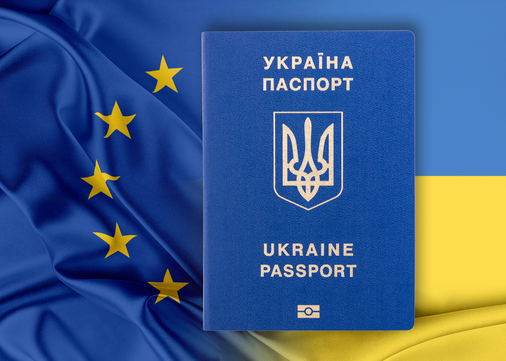 Безвізовий режим   між Україною і Євросоюзом набула чинності 11 червня 2017 року відповідно до Угоди країн Європейського союзу про лібералізацію візового режиму з Україною