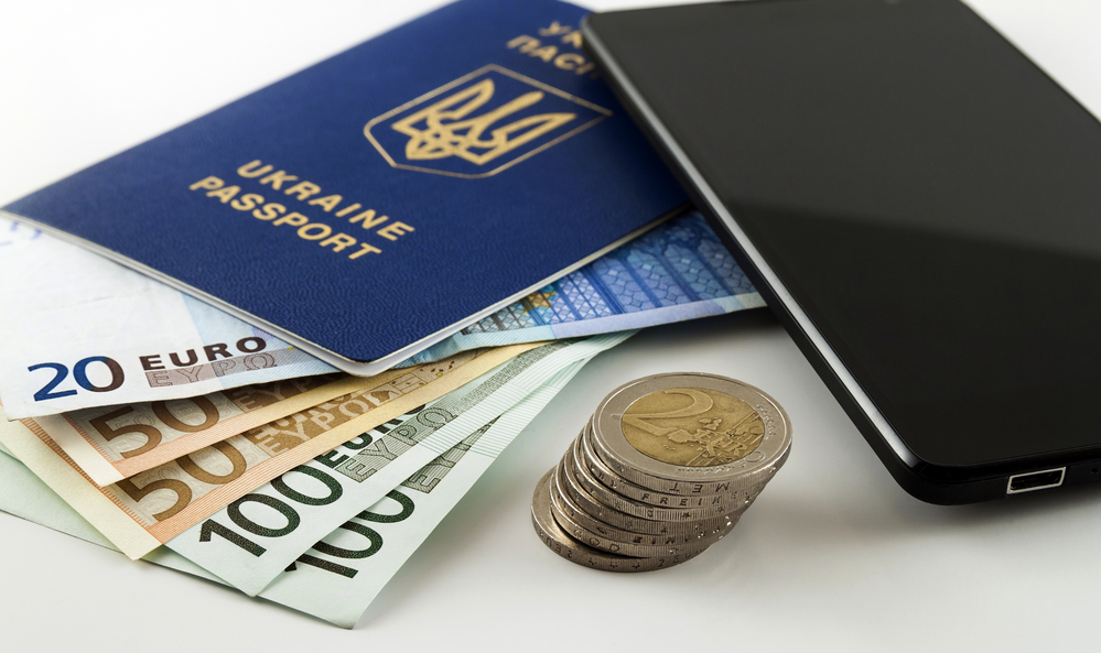 Для в'їзду в Німеччину і Бельгію необхідно мати 45-95 € за добу, до Франції - 65-120 €