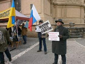 Фото: Ігор Будикін   Тепер «Радіо Прага» вирушає на Староместскую площа в центрі чеської столиці, де проходить акція, пов'язана з бойкотом виборів