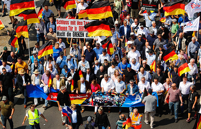 Ліві проводять акцію проти маршу, який організувала правопопулістського АДГ   Акція прихильників партії Альтернатива для Німеччини в Берліні   Фото: Reuters   Москва