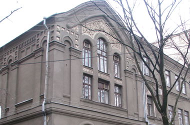 22 лютого 2015 року, 6:50 Переглядів:   Маяковський особливо любив Будинок літераторів і більярд на цокольному поверсі