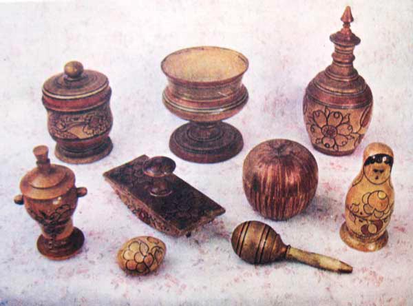 Зразки типових для Полхово дерев'яних виробів