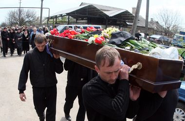 24 квітня 2014 року, 15:10 Переглядів:   У Горлівці поховали депутата Володимира Рибака