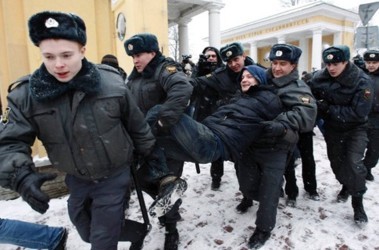 6 березня 2012, 18:04 Переглядів:   Поліція заарештувала коло 10 осіб