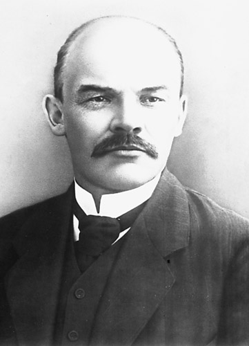 Восени 1888 р Володимиру Іллічу було дозволено повернутися в Казань
