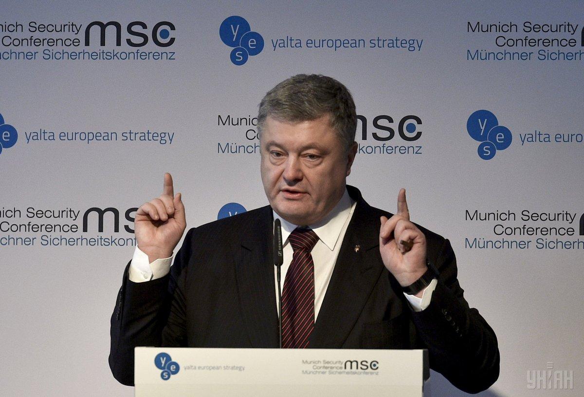Петро Порошенко зазначив, що формат антитерористичної операції зіграв важливу роль на першому етапі відсічі російської агресії