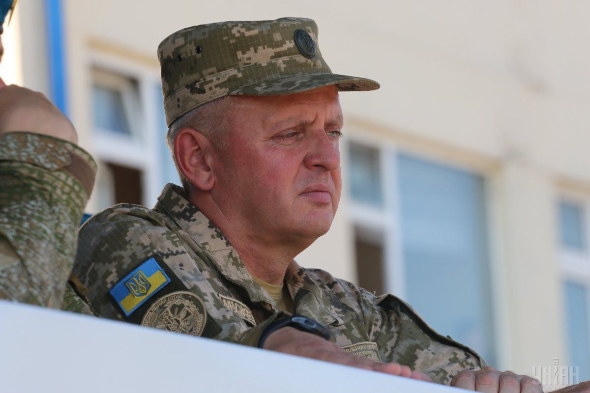 Муженко пропрацював з командувачами сценарій на випадок загострення ситуації на півдні України