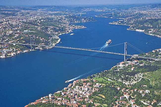 Прохід торгових суден через Босфор і Дарданелли повинен залишатися вільним, якщо Туреччина не буде воюючою стороною