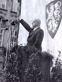 Емануель Моравець   Коли почалася німецька окупація, на радіо, в якості головного цензора прибув гауптштурмфюрер СС Волфрам фон Волмар