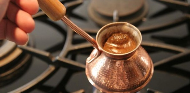 Кава по-східному - один з найпоширеніших і доступних на сьогодні рецептів приготування кави