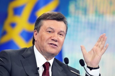 24 мая 2012, 7:20 Переглядів:   Янукович: Людям все одно, хто там сидить нагорі, і вони не здогадуються, навіщо це Рада приймала напередодні виборів соціальні закони про пільги, виплати, пенсії