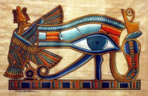 Око Гора, староєгипетського бога з головою сокола, можна зустріти на гробницях Луксора, фронтонах християнських храмів і навіть на американських банкнотах