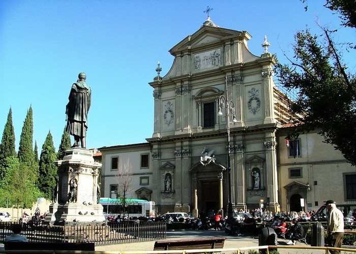 «Давид» коштує у флорентійській Академії витончених мистецтв з 1873 року, проте уряд Італії намагається домогтися права власності на статую і зробити її національним надбанням