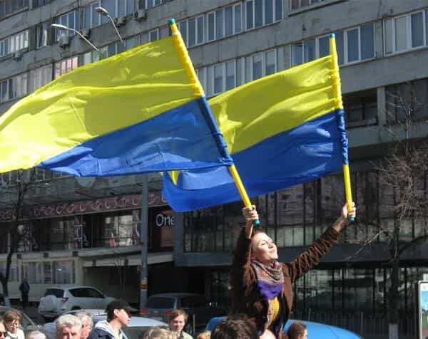 Скільки ж ще часу ми будемо носити перевернутий прапор України