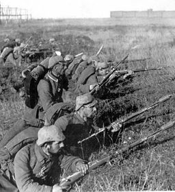 Солдати під час Першої світової війни   Головна відмінність - мабуть, в тому, що в її основі лежали й інші ідеї, крім національної
