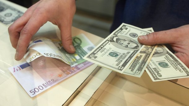 24 вересня 2018, 8:16 Переглядів:   Національний банк оновив офіційний курс гривні   Фото: AFP