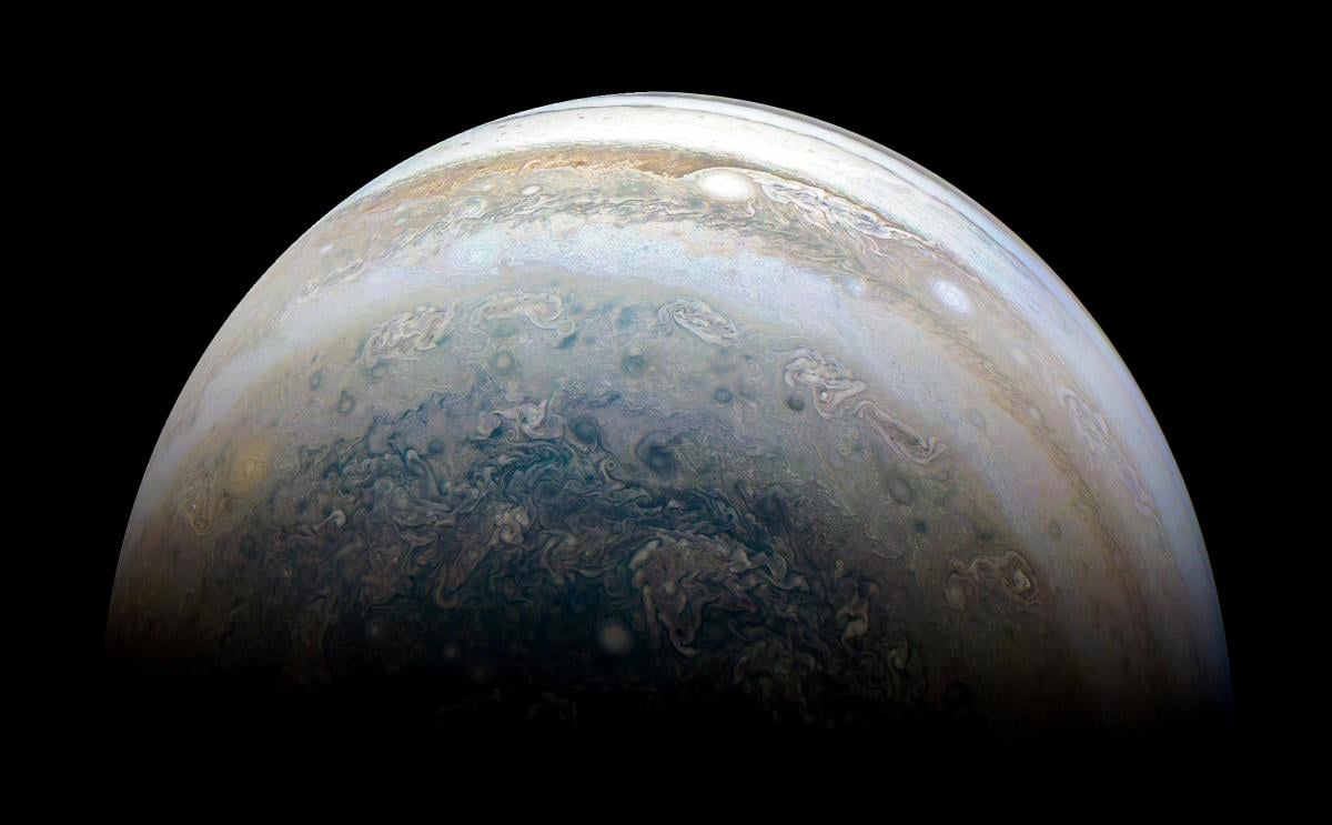 В глибині Великого Червоного плями на Юпітері астрофізики виявили хмара водяного пара