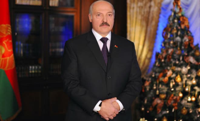 Незважаючи на численні санкції ЄС і США, білоруський лідер зміг зберегти добрі стосунки з багатьма світовими країнами і залишатися авторитетом для свого народу