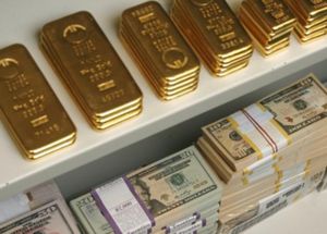 В результаті у населення країни залишилося право купувати в   банках   золоті злитки вагою в 5 грам, і тільки лише в період, коли вартість грама золота ненадовго опускалася до позначки 600 гривень або просідає нижче її