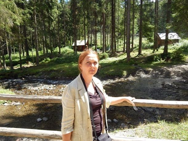 Дочка Преснякової Лена Ярова живе в Донецьку, постійно розміщує в соцмережах нові фотографії, жодного разу не згадавши про те, що її мати в полоні і їй необхідна допомога