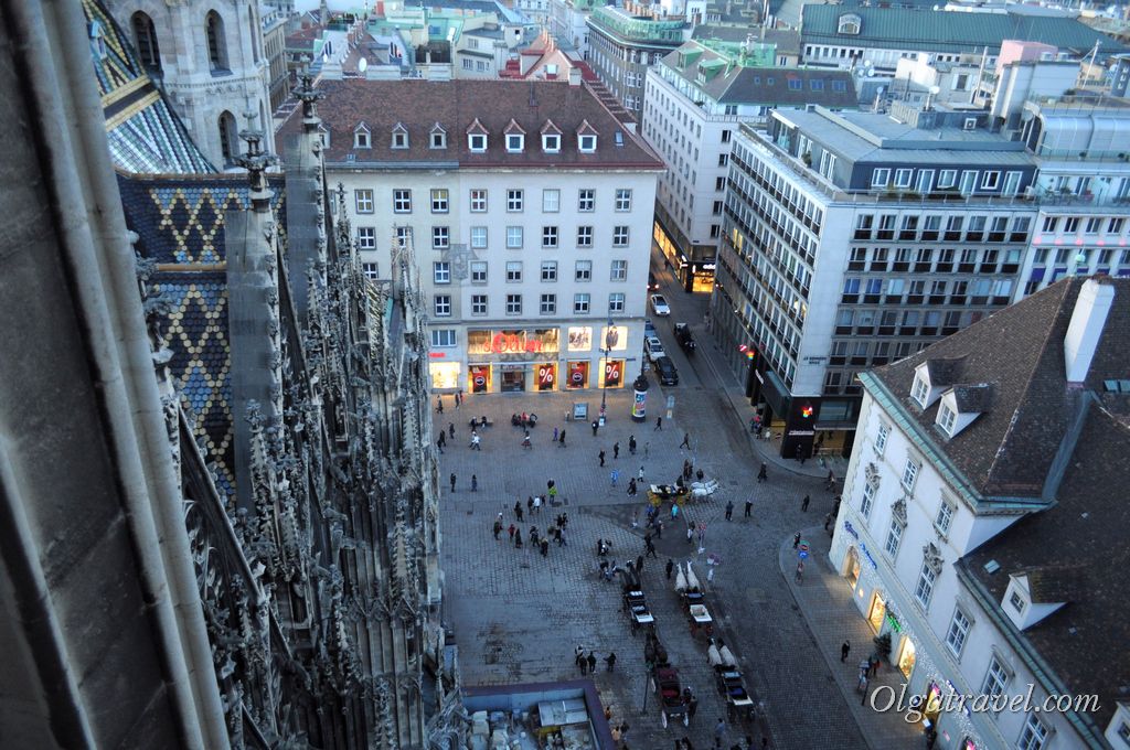 До речі, ось там в дали знамените Віденське колесо огляд