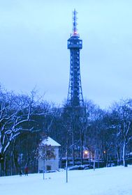 Петржінская вежа (Фото: Яна Шустова)   На пагорбі Петржін виросла зменшена копія паризької Ейфелевої вежі