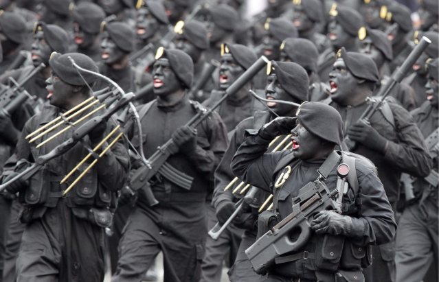 Парад спецназу в Перу   Незважаючи на стрімкий розвиток військової техніки, армії багатьох країн світу до сих пір мають на озброєнні такий, здавалося б, архаїзм, як арбалети