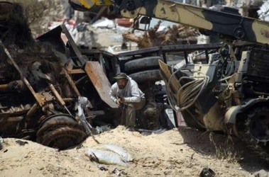 21 квітня 2011, 3:38 Переглядів:   Жертвами бомбардувань НАТО в Лівії стали 11 мирних жителів, ще 18 поранені, фото AFP