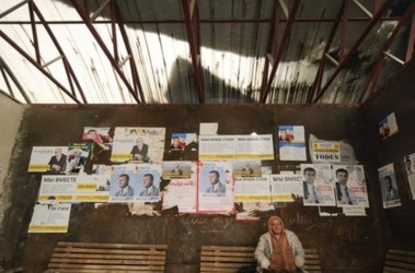 25 листопада 2011, 23:31 Переглядів:   У другому турі боротьбу продовжать два кандидата, фото Reuters