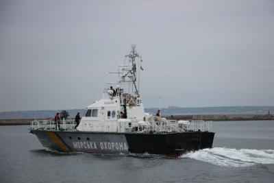 В Азовському морі прикордонники виявили риболовецький сейнер під прапором РФ