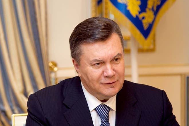 У 2001 році губернатор закінчує Українську академію зовнішньої торгівлі фахівцем з міжнародного права