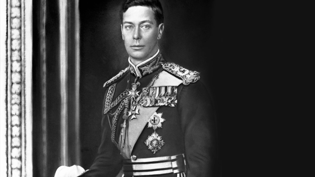 Вести безкомпромісну боротьбу з Гітлером Черчиллю доручив Георг VI, батько нинішньої королеви