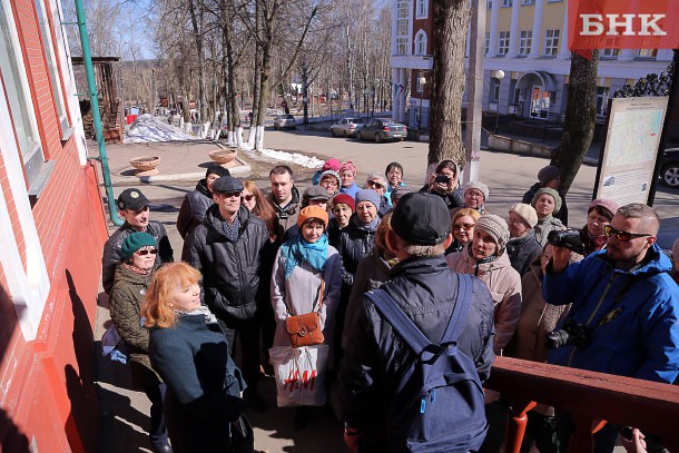 У Сиктивкарі відбулася чергова прогулянка-екскурсія проекту «Пішки по Усть-Сисольск»